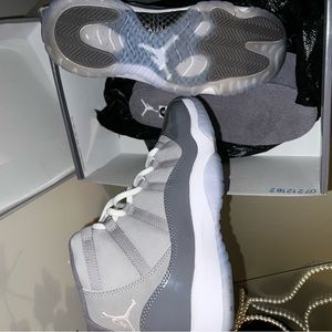 Jordan 11 Retro Greys
